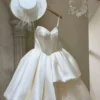 Vintage-Inspired Body-Hugging Trumpet Wedding Dress