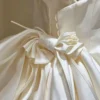 Vintage-Inspired Body-Hugging Trumpet Wedding Dress
