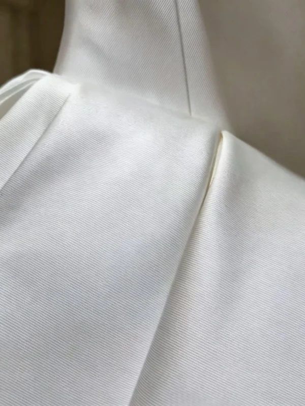 Vintage-Inspired Body-Hugging Trumpet Wedding Dress