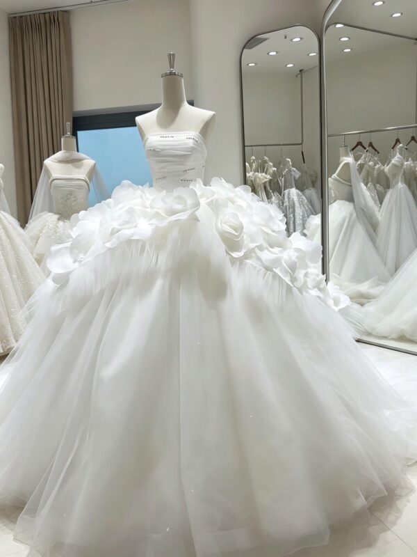 3D Floral Waist Tulle Ball Gown Strapless Wedding Dress