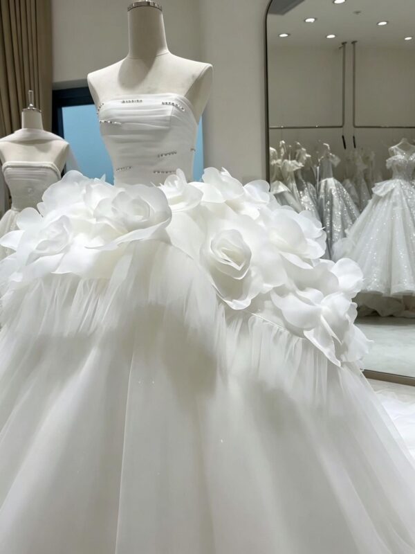 3D Floral Waist Tulle Ball Gown Strapless Wedding Dress