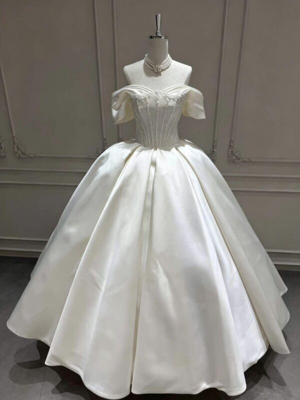 Vintage-Chic Off-the-Shoulder Satin Wedding Dress