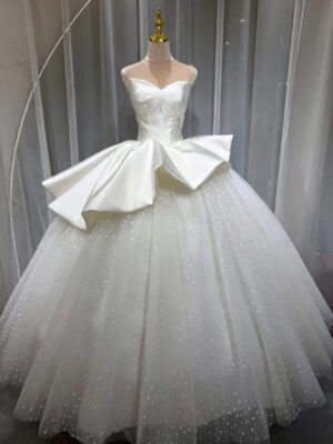 Luxury Polka Dot Tulle Ball Gown Wedding Dress - Strapless Satin Peplum Bridal Gown