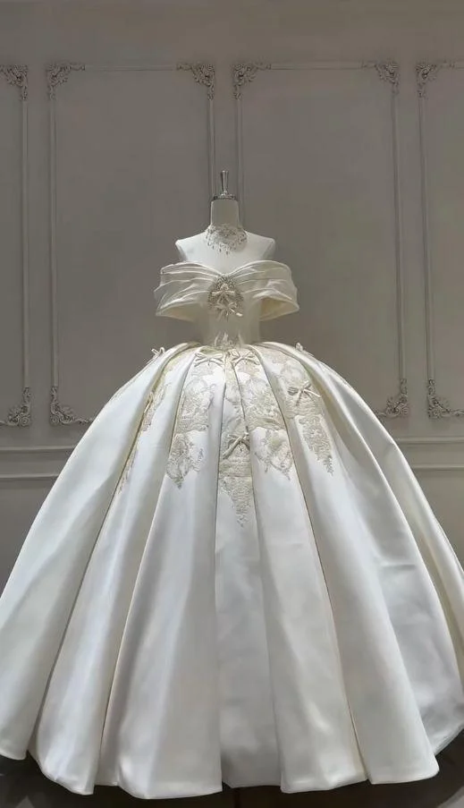 Off-the-Shoulder Heavy Satin Ball Gown featuring Embroidered Lace and Bow Details
