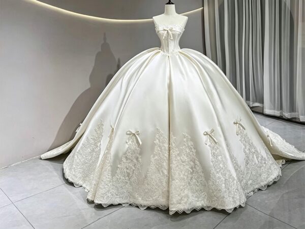 Ivory Strapless Bow Satin Lace Ball Gown Wedding Dress For Bride