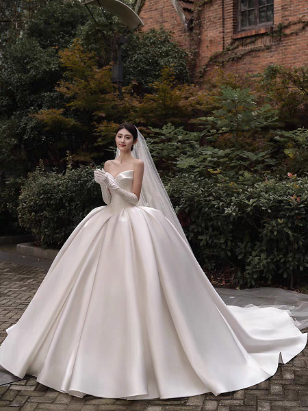 Ivory Strapless Plain Satin Ball Gown Wedding Dress For Bride