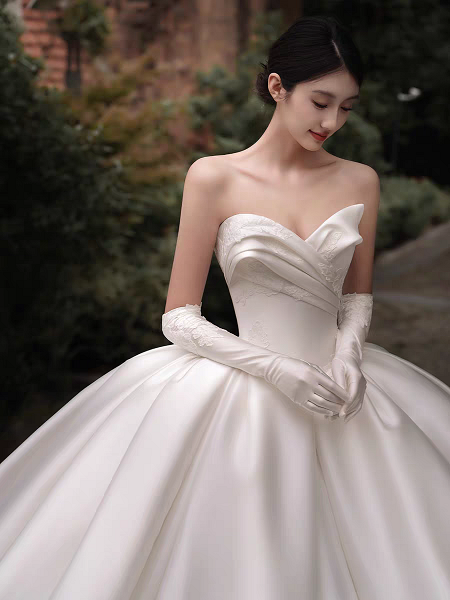 Ivory Strapless Plain Satin Ball Gown Wedding Dress For Bride