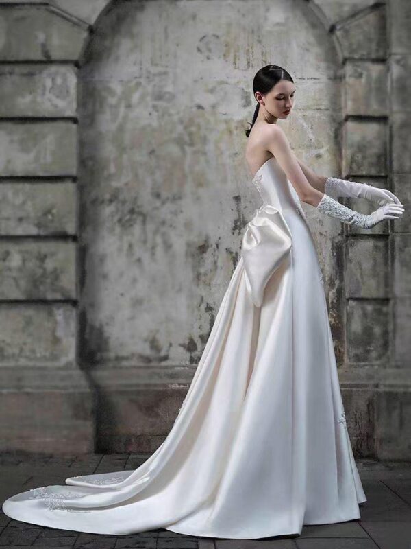 Strapless Mermaid Satin Wedding Dress Oversized Side Big Bow Lace Trim Court Train Minimalist Bridal Gown
