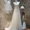 Scoop Sleeveless Tiered Ruffle Tulle A Line Wedding Dress Bohemian Lace Trim Bridal Gown With Lace Veil