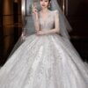 深 V 长袖满钻闪片网纱蓬蓬婚纱 重工奢华新娘礼服 配套网纱头纱与皇冠