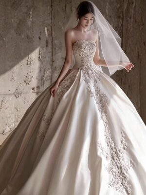 Strapless Sweetheart Satin Ball Gown Wedding Dress Rhinestone Lace Embroidery Corset Bridal Gown With Tulle Veil