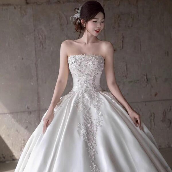 Strapless Sweetheart Satin Ball Gown Wedding Dress Rhinestone Lace Embroidery Corset Bridal Gown With Tulle Veil
