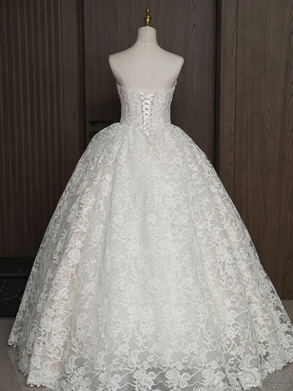 Strapless Scalloped Lace Ball Gown Wedding Dress Satin Cross Waist Big Bow Vintage Ivory Bridal Gown With Train