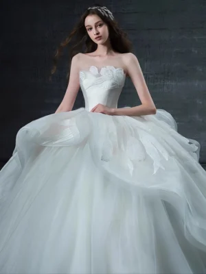 Dreamy Strapless 3D Tulip Lace Organza Ball Gown Wedding Dress