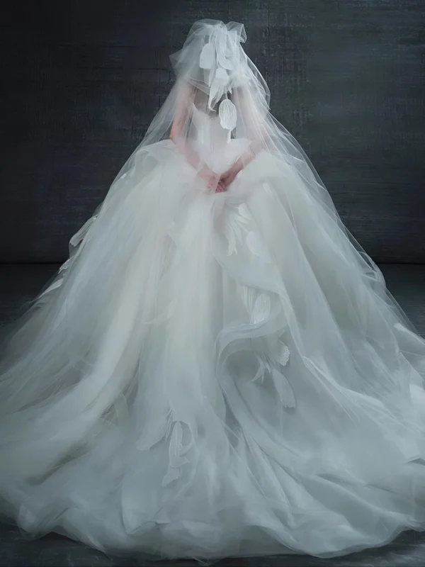 Dreamy Strapless 3D Tulip Lace Organza Ball Gown Wedding Dress