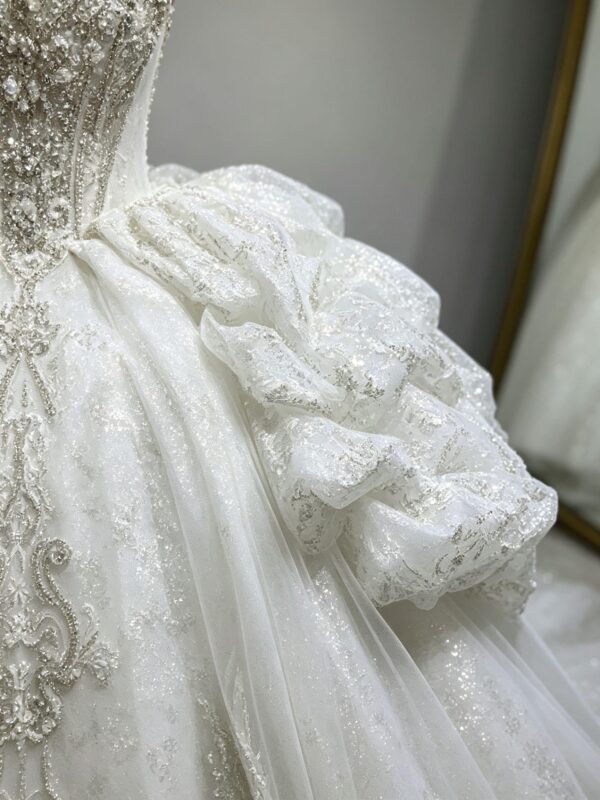Luxury Ruffled Wedding Dress
